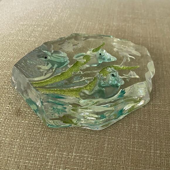 Crystal Glass Paperweight Cut Etched Design Frogs And Flowers Underwater Scene - Picture 11 of 16